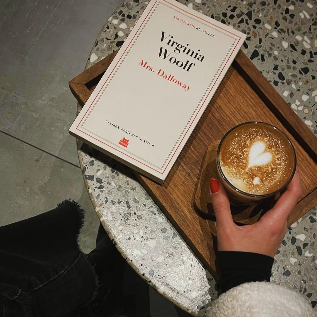 Mrs Dalloway by Virginia Woolf Mrs. Dalloway by Virginia Woolf the Classic Sad Girl Book