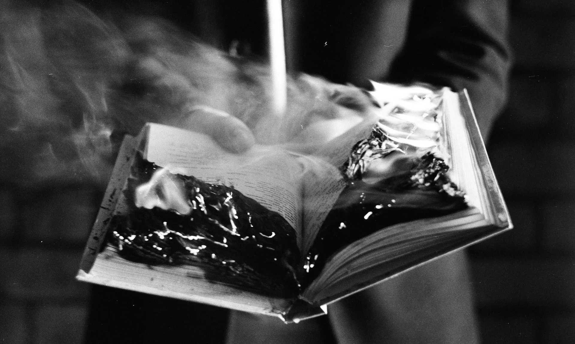 horror and thriller book burning Dark and horror book aesthetic
